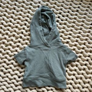 Kate Quinn NWOT 3-6 short sleeve hoodie